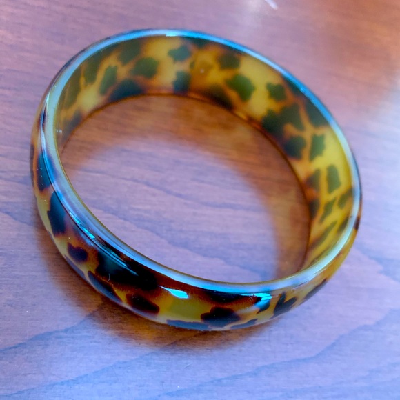 Beautiful tortoise pattern ring bracelet 3 inches wide - Picture 3 of 5